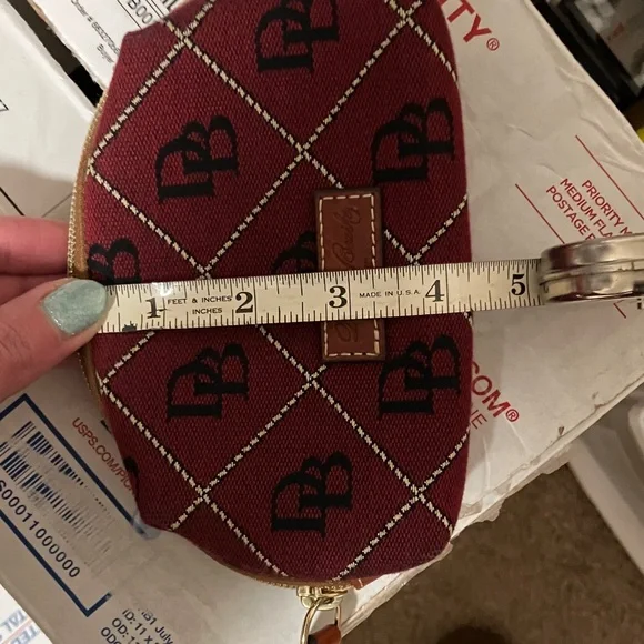 Authentic Dooney & Bourke Red Patterned storage case - Picture 11 of 11